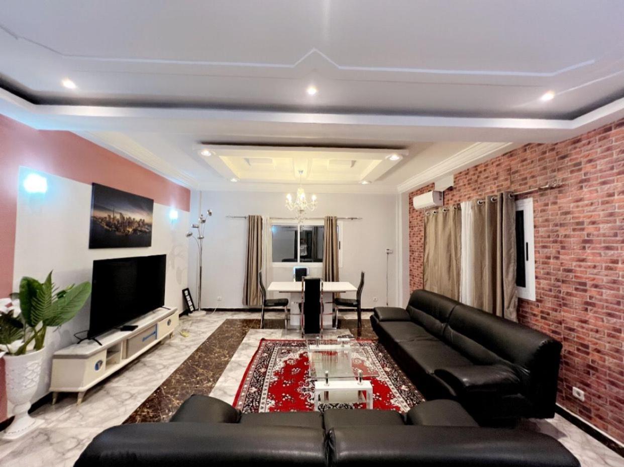 Ferienwohnung Studio Meuble Haut Standing Jouvence Yaoundé Exterior foto